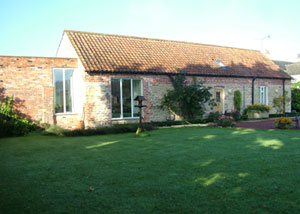 Hall Farm Gardens, Gainsborough, Lincolnshire - The Old Stables Holiday Cottage
